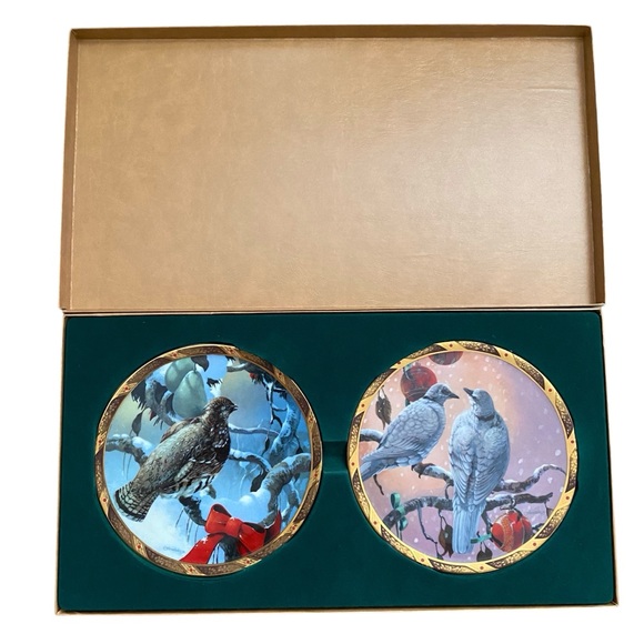 12 days of Christmas Plates by Mario Fernandez: partridge and turtle doves - Picture 1 of 15